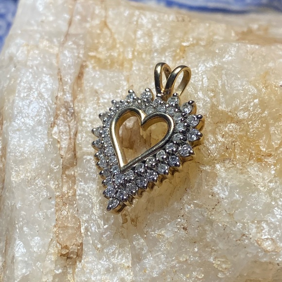 Diamond Heart 10k Gold Pendant - Picture 2 of 6